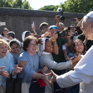 Papa Leão XIV Retoma Tradição de Veraneio em Castel Gandolfo